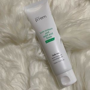 MAKE P:REM makeprem Safe me. Relief Moisture Cleansing Foam
